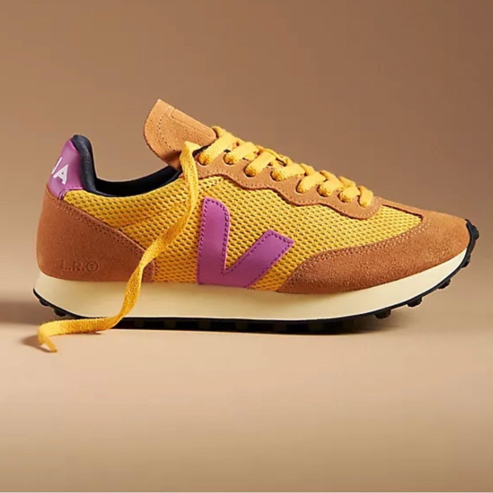 Veja Riobranco Alveomesh in Ouro Ultraviolet